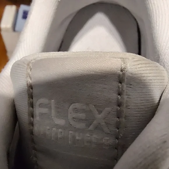 Nike Flex Experience RN 8 Light Grey & White Women's Running Shoes Sz 10 - Picture 6 of 7